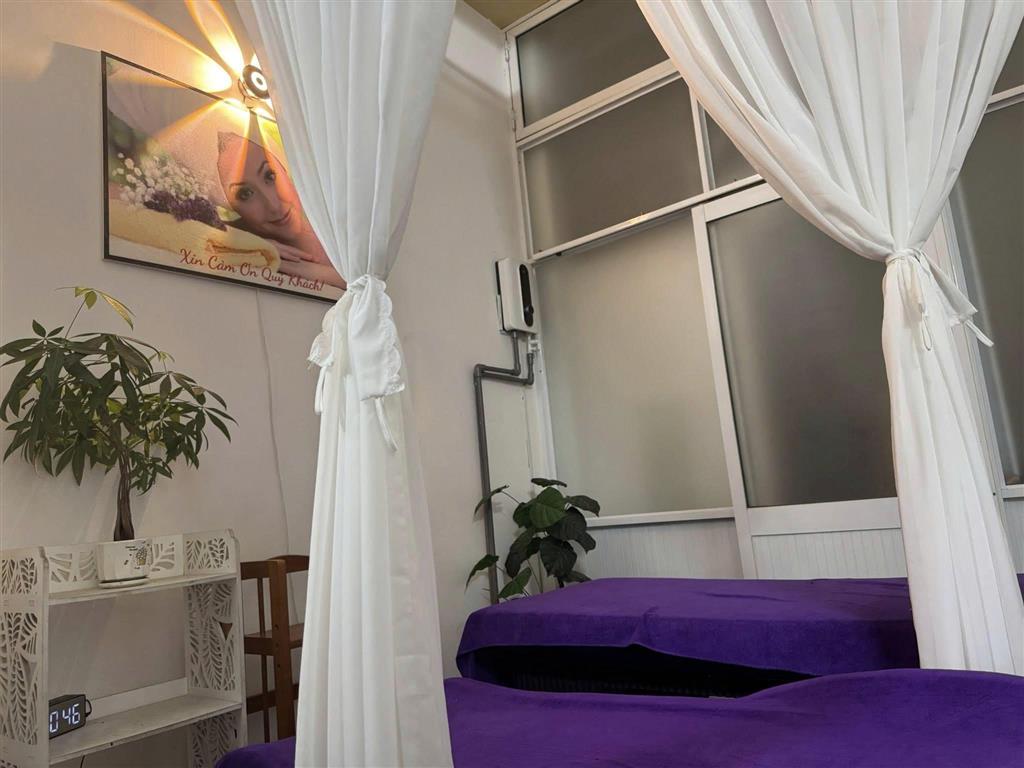 CẦN SANG GẤP TIỆM NAIL Địa chỉ: 50 Bà Hạt, Phường 9, Quận 10, TP.HCM
