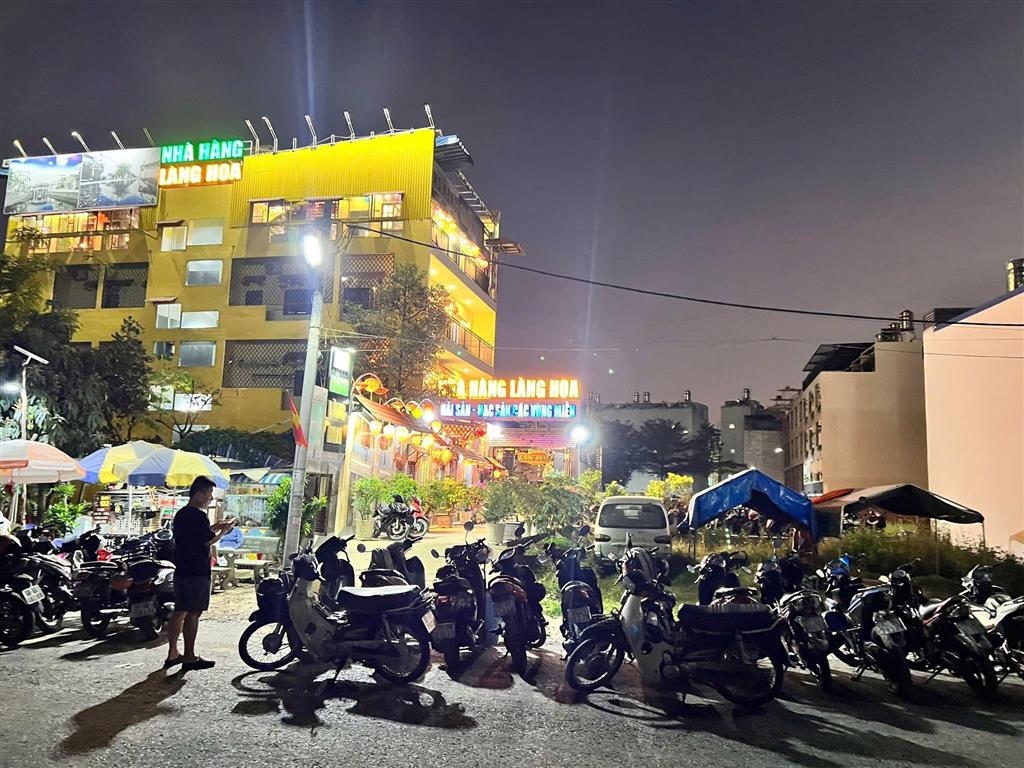 SANG NHƯỢNG GẤP NHÀ HÀNG LÀNG HOA - MẶT TIỀN BỜ KÈ GÒ VẤP (CHÍNH CHỦ, KHÔNG QUA MÔI GIỚI)