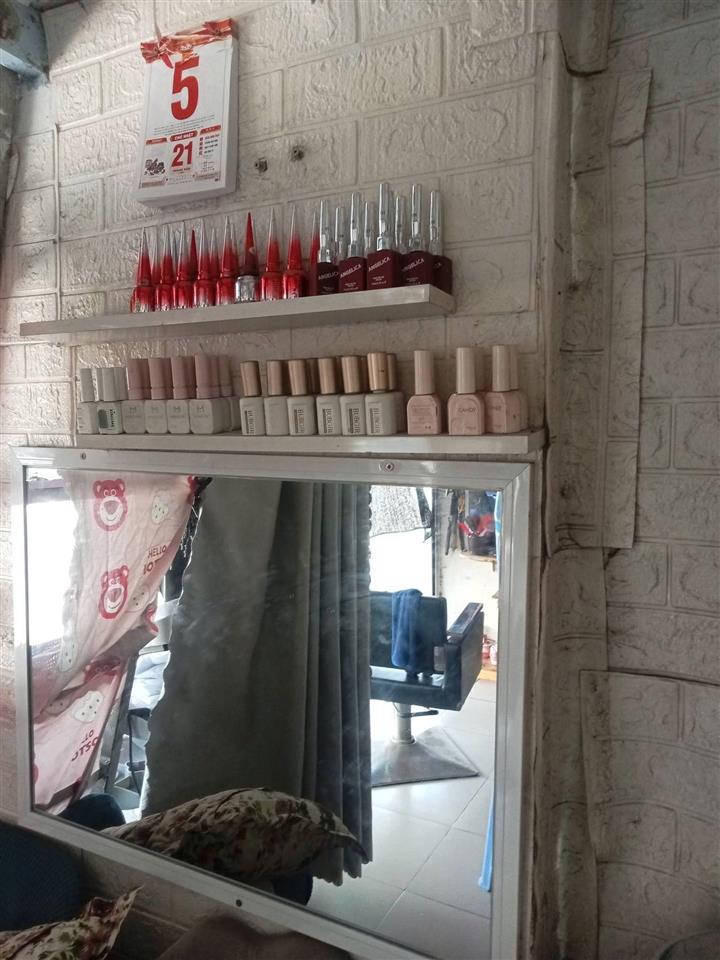 Cần sang nhượng tiệm nail và gội đầu đang hoạt động ổn định trên đường Bùi Thị Lùng, Hóc