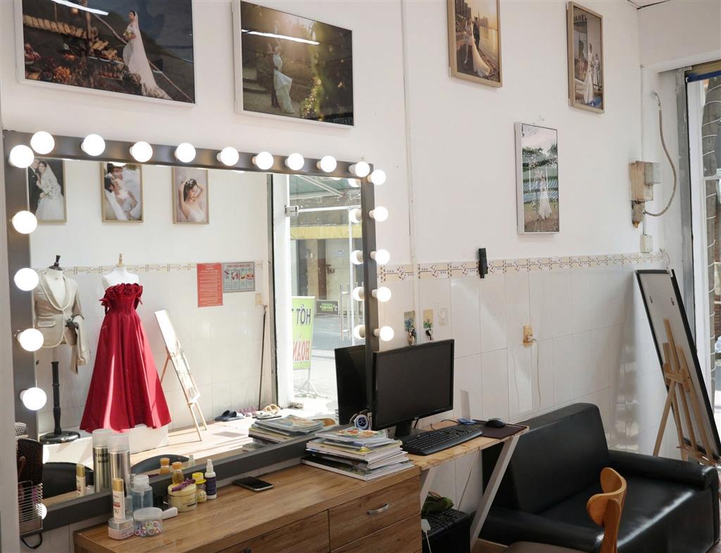 Do bận việc gia đình không có người quản lý, mình cần sang nhượng lại toàn bộ Studio áo