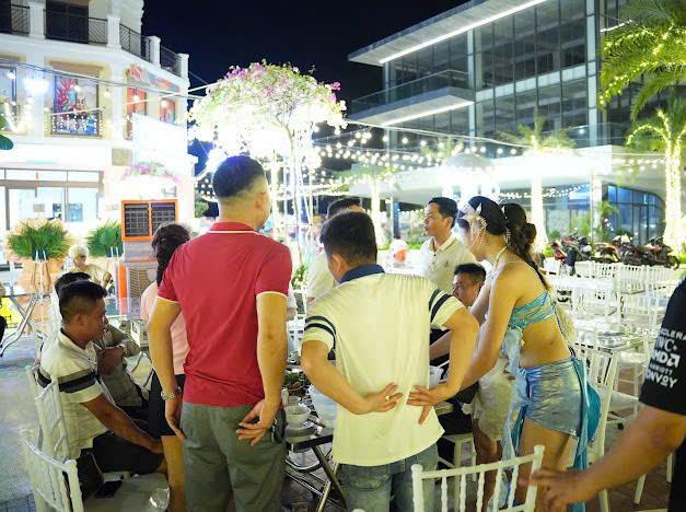 SANG NHƯỢNG GẤP NHÀ HÀNG CASEAYAI CÁT BÀ – VỊ TRÍ VÀNG SÁT BÃI TẮM TRUNG TÂM, VẬN HÀNH