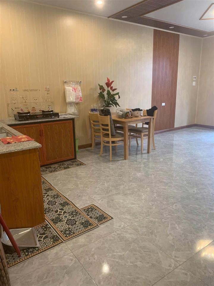 Chuyển chỗ ở gia đình cần bán căn nhà mới chưa qua sử dụng hẻm xe hơi gần chợ số 6.