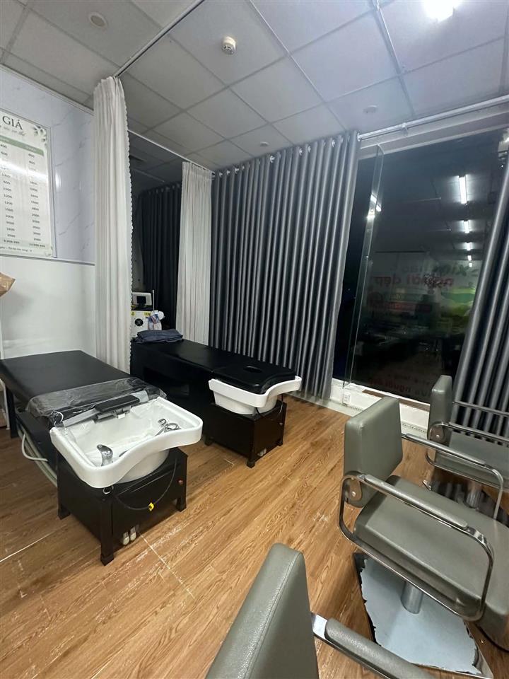 Sang nhượng TIỆM NAIL – MI – GỘI ĐẦU – TRIỆT LÔNG  full đồ, đầy đủ trang thiết bị, nhận