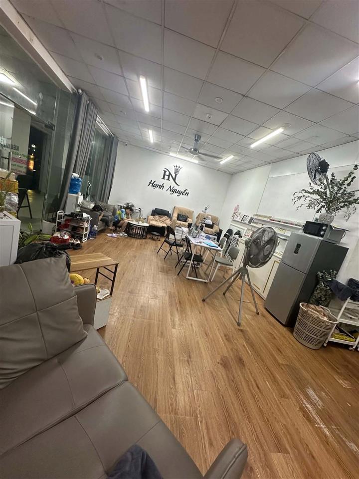 Sang nhượng TIỆM NAIL – MI – GỘI ĐẦU – TRIỆT LÔNG  full đồ, đầy đủ trang thiết bị, nhận