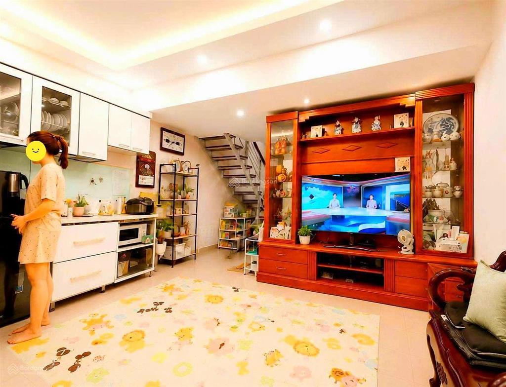 Lý nam đế, hoàn kiếm (tầng 2 + 3) 60m2 x 3 ngủ, 4,68 tỷ, nơi bình an trở về