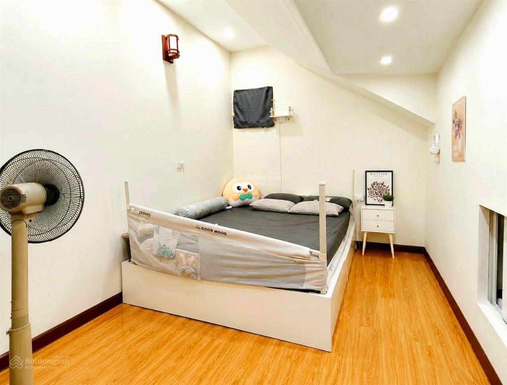 Lý nam đế, hoàn kiếm (tầng 2 + 3) 60m2 x 3 ngủ, 4,68 tỷ, nơi bình an trở về