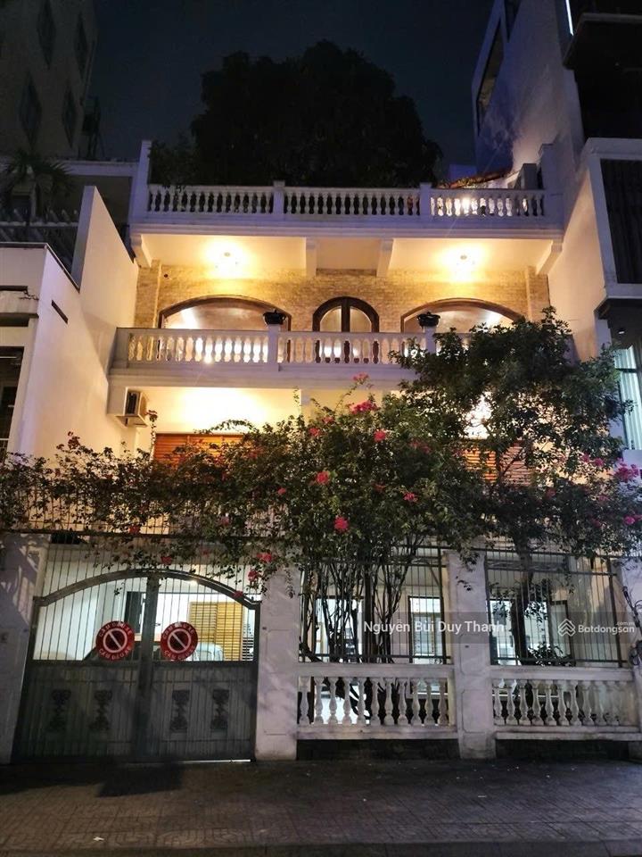 Bán biệt thự 27 thạch thị thanh. dt 10x23m, 3 lầu có hồ bơi. giá 125 tỷ thương lượng