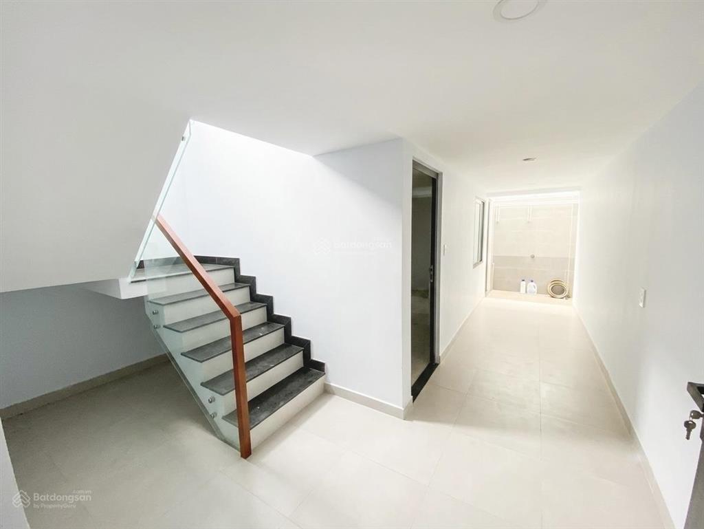 Chính chủ cho thuê nhà 83 phạm văn bạch, p15, tân bình. 150m2 đường xe hơi giá chỉ 20tr