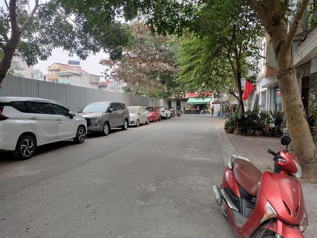 Bán đất nguyễn gia bồng, gia thượng, ngọc thụy. vỉa hè, ô tô tránh thông, kinh doanh, view trường.