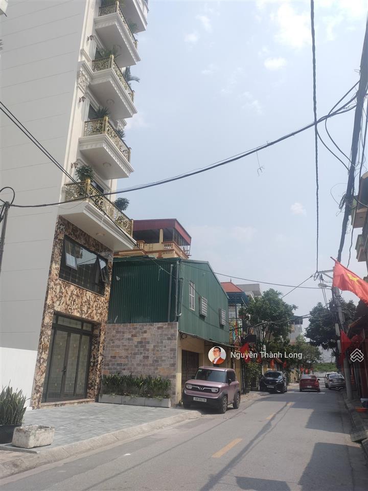 Bán đất mặt phố giang biên, vỉa hè ô tô tránh, thửa chữ nhật, giá đầu tư, gần trường, chợ, trạm