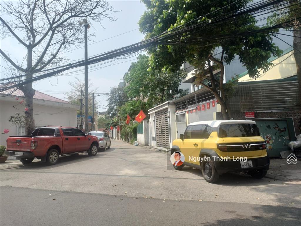 Bán đất mặt phố giang biên, vỉa hè ô tô tránh, thửa chữ nhật, giá đầu tư, gần trường, chợ, trạm