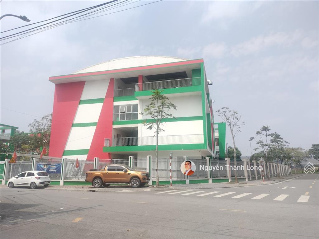 Bán đất mặt phố giang biên, vỉa hè ô tô tránh, thửa chữ nhật, giá đầu tư, gần trường, chợ, trạm