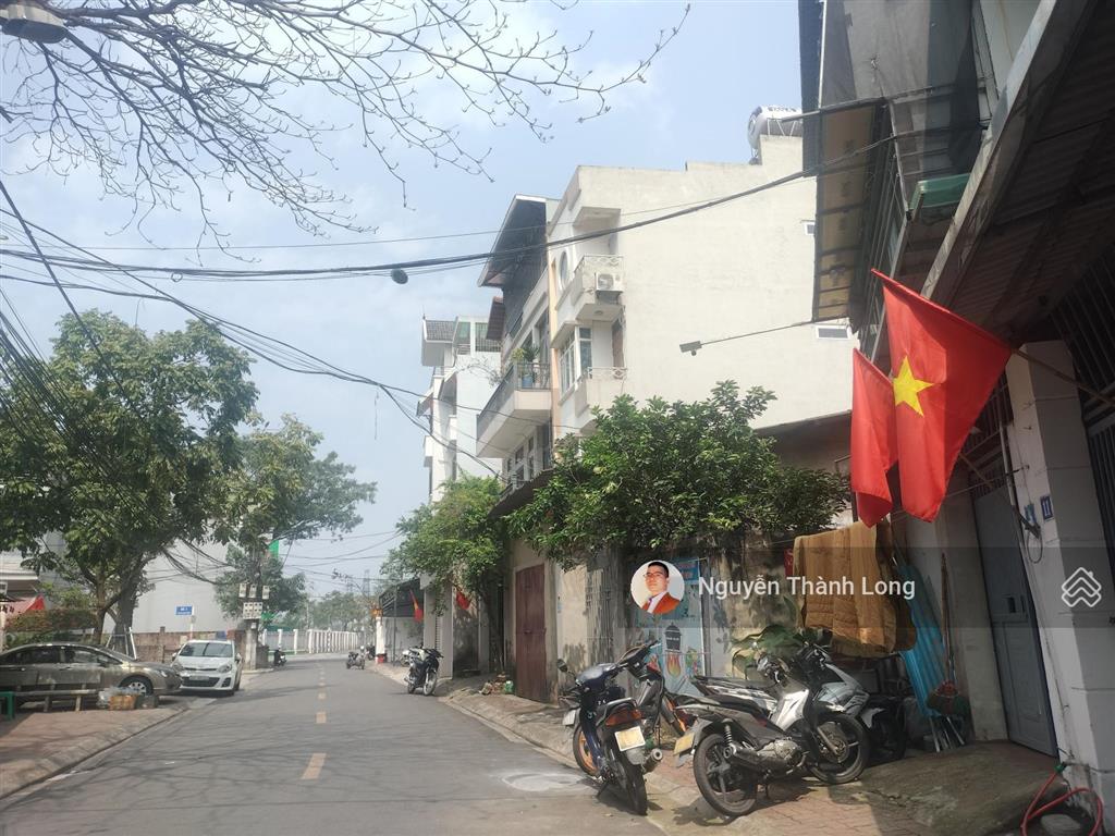 Bán đất mặt phố giang biên, vỉa hè ô tô tránh, thửa chữ nhật, giá đầu tư, gần trường, chợ, trạm