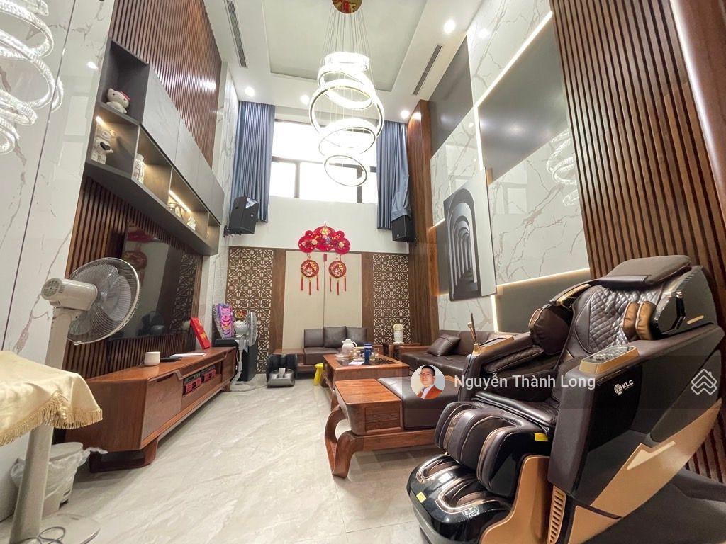 Siêu mẫu ngọc thụy, 2 mặt tiền, 7 tầng thang máy, nội thất cao cấp, vỉa hè, kinh doanh, công viên