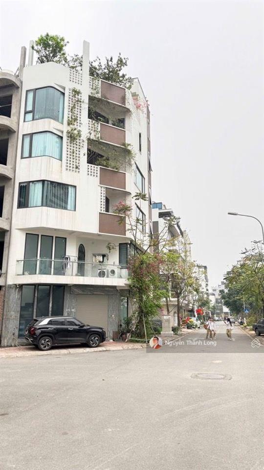 Siêu mẫu ngọc thụy, 2 mặt tiền, 7 tầng thang máy, nội thất cao cấp, vỉa hè, kinh doanh, công viên