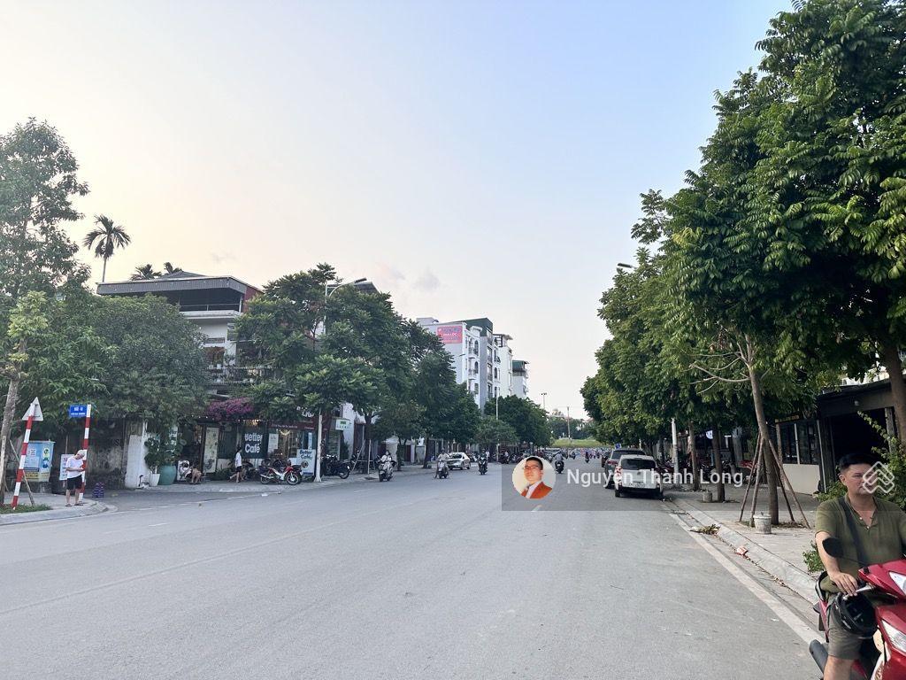 Đất hiếm phố gia thượng ngọc thụy, mt gần 8m, ô tô tránh thông. gần trường pháp, kđt khai sơn city.