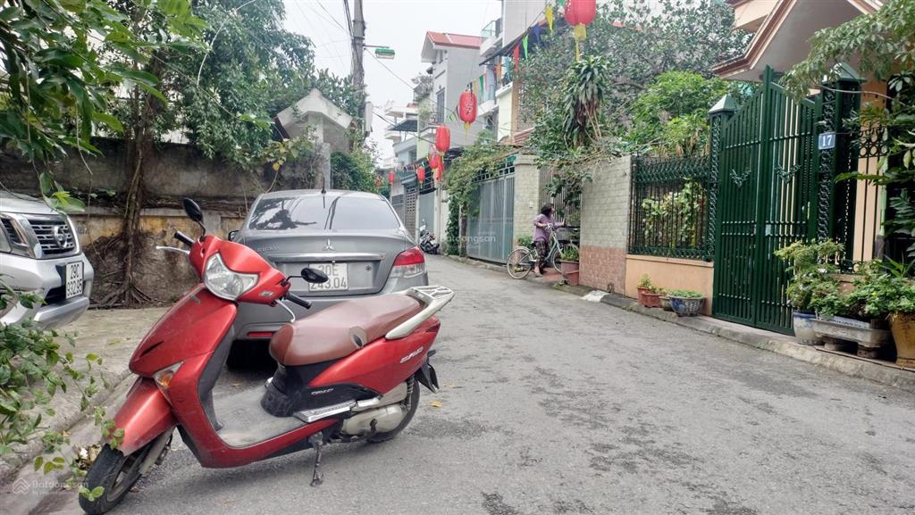 Bán đất lý sơn nam đuống, 7 chỗ thông, mt gần 6m, kích thước hoàn hảo, kề mặt phố, cầu đông trù