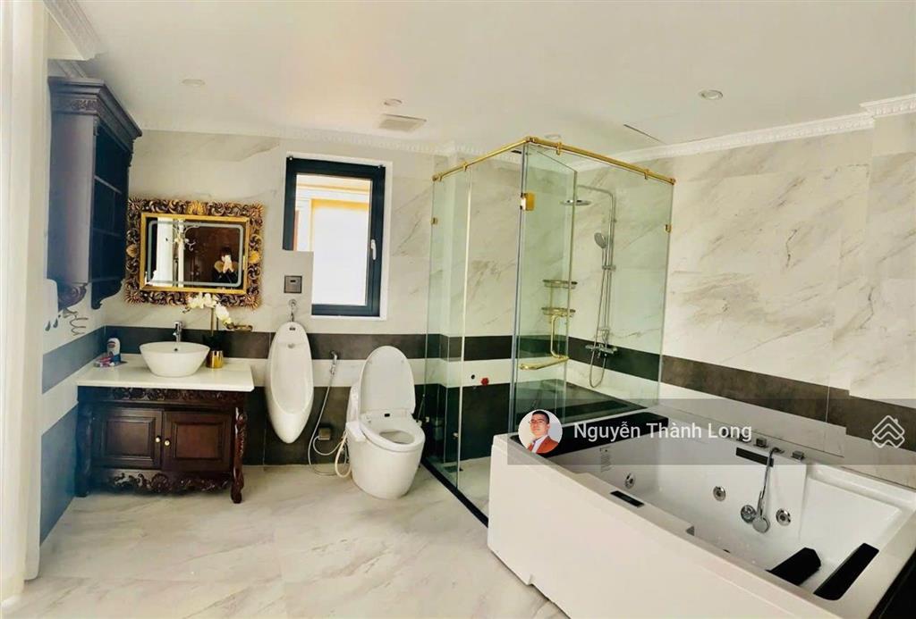 Tác phẩm nghệ thuật. biệt thự hoàng gia lô góc, thang máy, nội thất siêu sang, đẳng cấp thượng lưu.