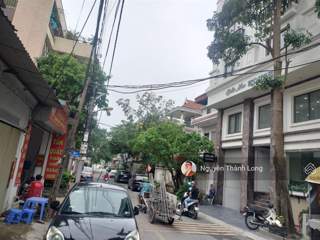 Đẳng cấp khác biệt. đất mặt phố, vỉa hè cổ linh  tư đình. mặt tiền bề thế, nở hậu, kinh doanh tốt