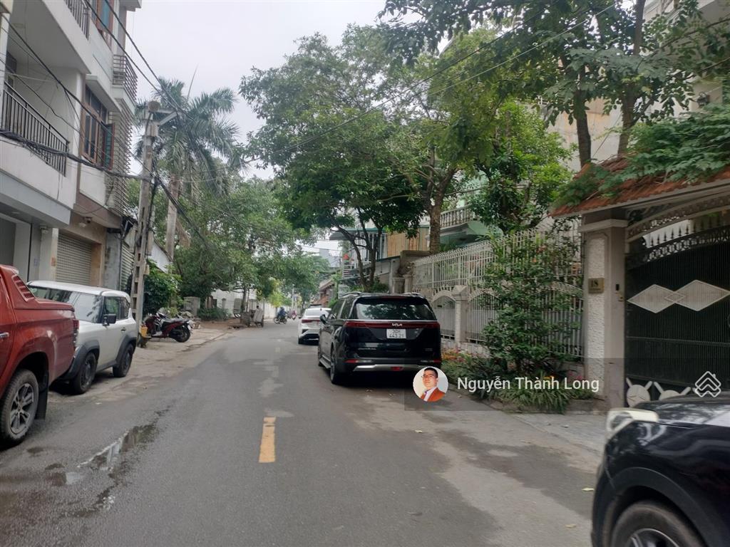 Đẳng cấp khác biệt. đất mặt phố, vỉa hè cổ linh  tư đình. mặt tiền bề thế, nở hậu, kinh doanh tốt