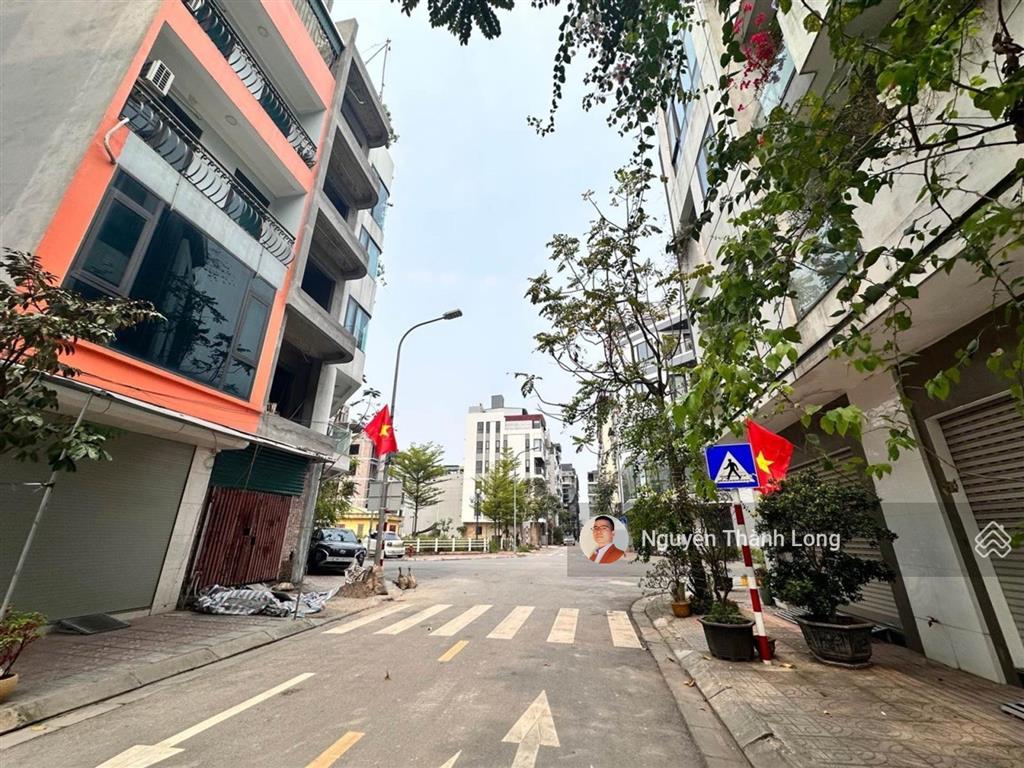 Đất tđc ngọc thụy vỉa hè phân lô, xe 45 chỗ tránh thông, view công viên, kinh doanh tốt, ở sướng