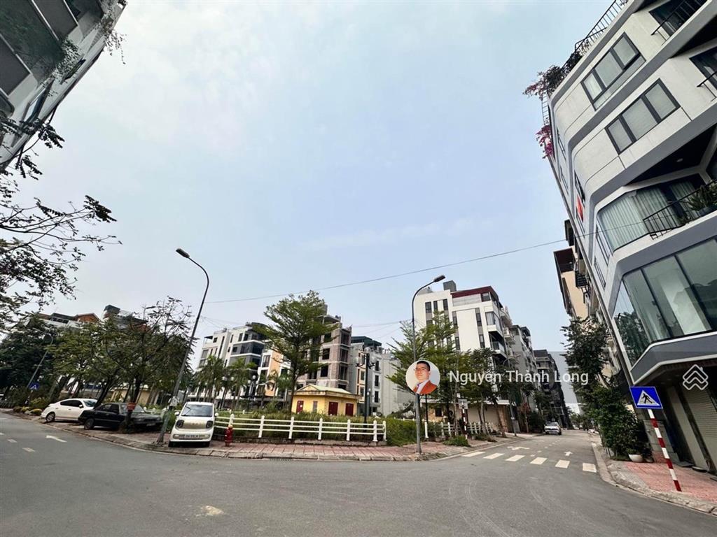 Đất tđc ngọc thụy vỉa hè phân lô, xe 45 chỗ tránh thông, view công viên, kinh doanh tốt, ở sướng