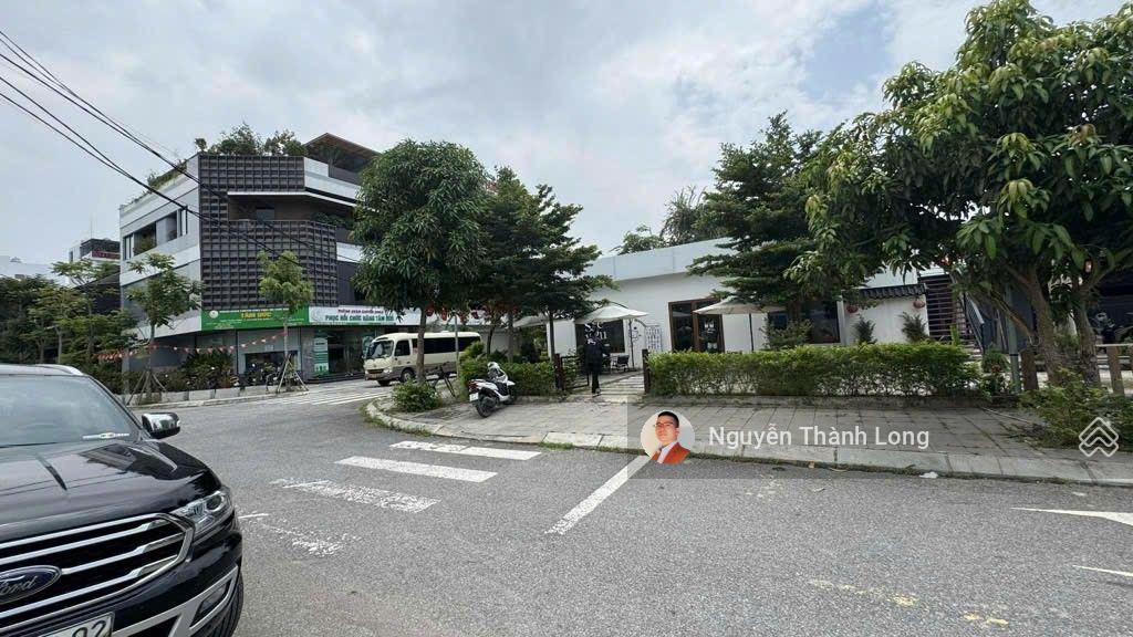 Đất lô góc, vỉa hè rộng, xe 45 chỗ tránh, kinh doanh, giá đầu tư, không quy hoạch. vị trí độc tôn.