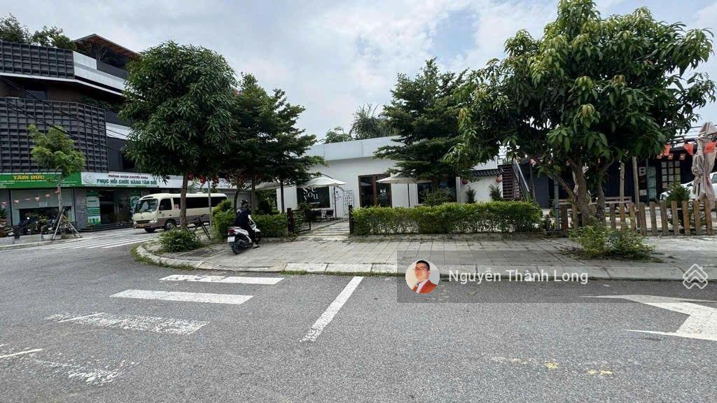 Đất lô góc, vỉa hè rộng, xe 45 chỗ tránh, kinh doanh, giá đầu tư, không quy hoạch. vị trí độc tôn.