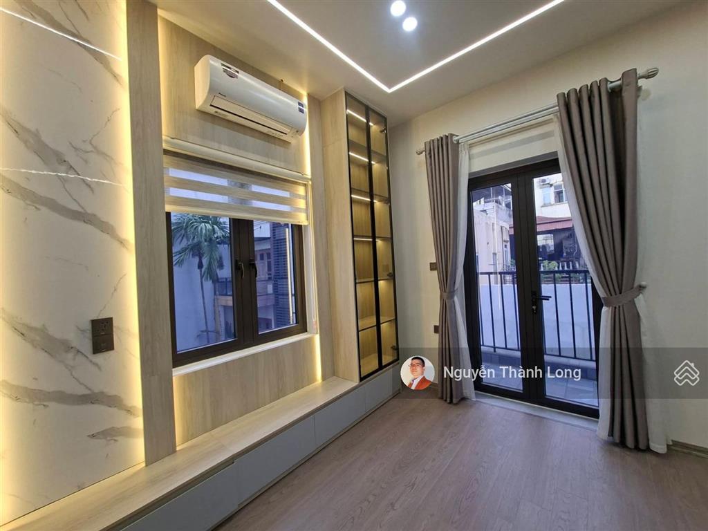 Gần th&thcs gia thụy, 7 tầng thang máy full nội thất cao cấp, trung tâm bồ đề mới, giá rẻ, ở sướng