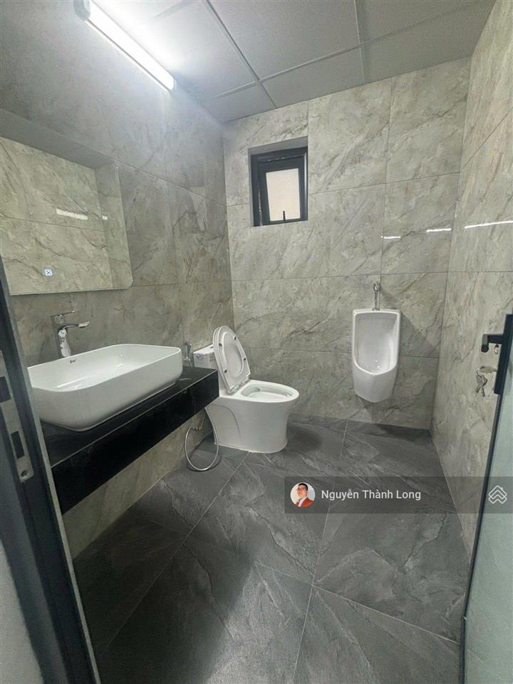 Tòa nhà 9 tầng nổi + 1 tầng hầm mặt phố hồng tiến, lô góc 3 mặt thoáng, phố vip kinh doanh đỉnh