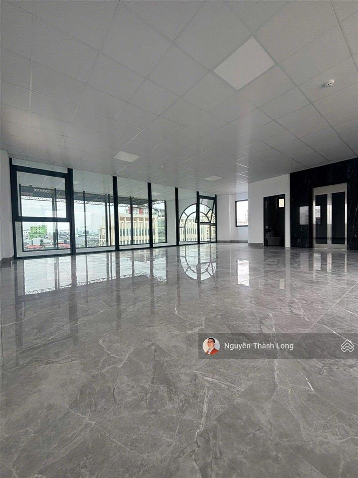 Tòa nhà 9 tầng nổi + 1 tầng hầm mặt phố hồng tiến, lô góc 3 mặt thoáng, phố vip kinh doanh đỉnh