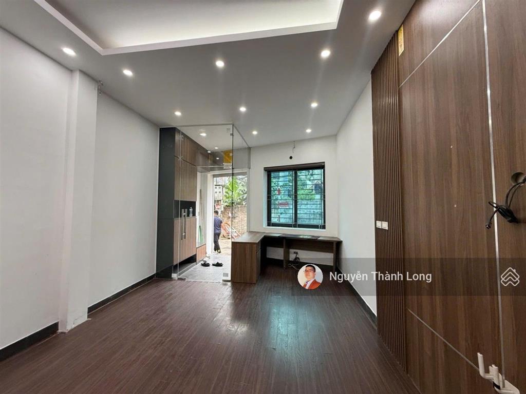 Nhà riêng ngõ oto đẹp tại gia thượng, gần trường việt pháp, khai sơn, 5 tầng, 8 tỷ, 38 m2, 3pn, 4wc