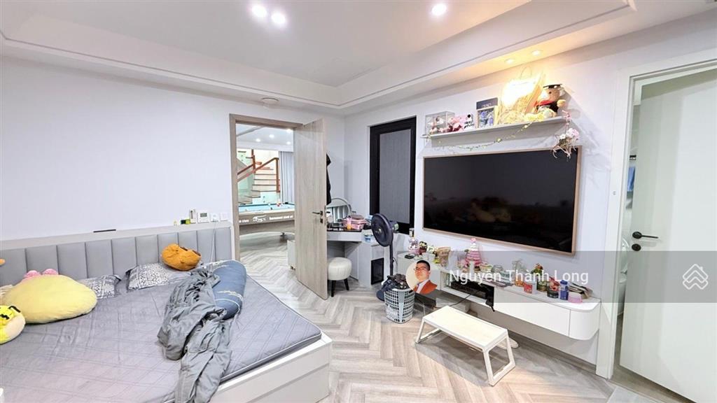 Nhà lộc phát 6 tầng, mặt tiền 6m, 80m2, gara 23 oto, thang máy hiện đại, nội thất xịn xò, thửa a4