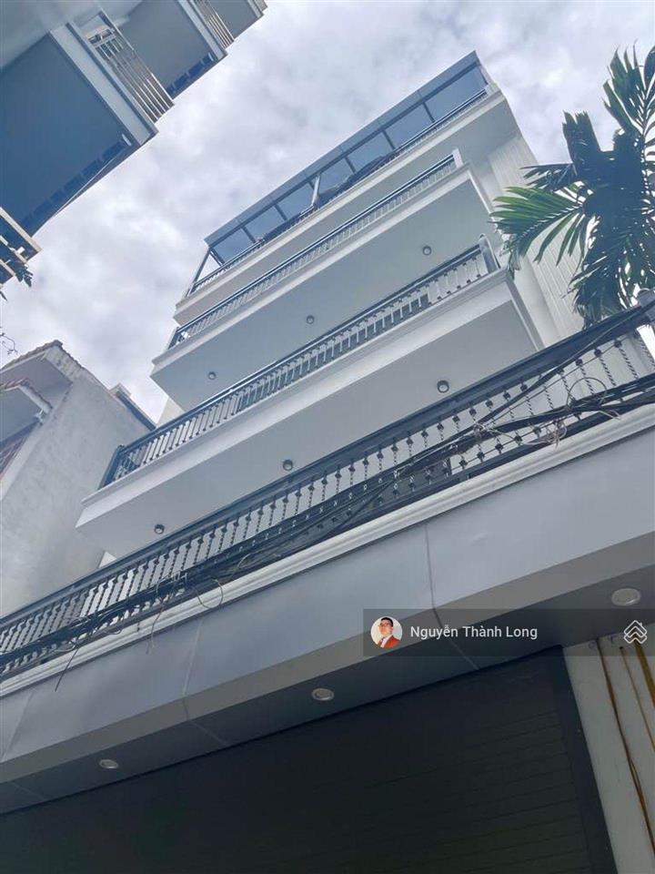 Trung tâm gia thụy nhà 5 tầng thang máy, mặt tiền bề thế 8m, gara rộng, antt vip, giá tốt.