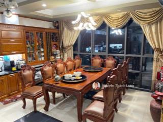 Có 102 toà nhà 9 tầng, 1 mặt phố lớn, 1 mặt hồ lớn, ngay nguyễn sơn, nguyễn văn cừ, ngọc lâm