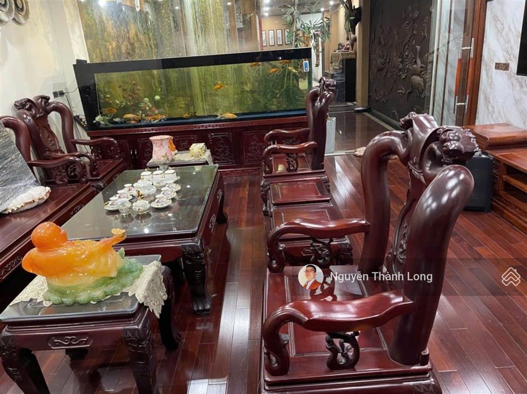 Có 102 toà nhà 9 tầng, 1 mặt phố lớn, 1 mặt hồ lớn, ngay nguyễn sơn, nguyễn văn cừ, ngọc lâm