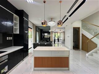 Bán nhà mặt phố tại lê văn lương, 16 tỷ, 146m2, 5pn, 6wc, giá cực chất hot