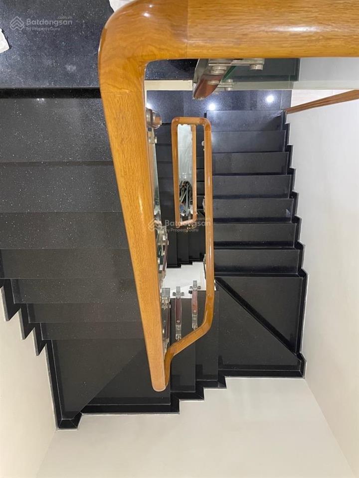 Nhà mặt tiền tân quy. 4 tầng, 6x24m, đường 10m, có vỉa hè, pháp lý sạch chuẩn. 18 tỷ tl
