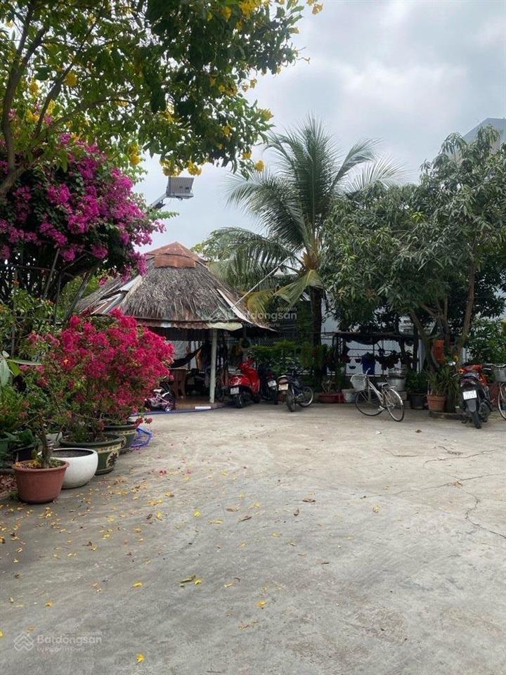Bán gấp biệt thự sân vườn đẹp tại quận 7, nguyễn thị thập. 350 m2
