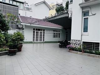 Bán gấp. biệt thự sân vườn đẹp tại quận 7. nguyễn thị thập. 350 m2, giá 16 tỷ