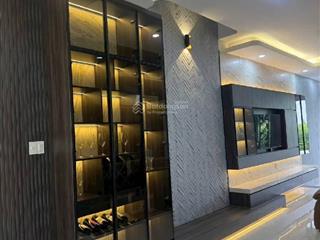 Bán nhà mặt phố đường số 10, quận 7, 17 tỷ, 119m2, 4pn, 5wc, 3 tầng