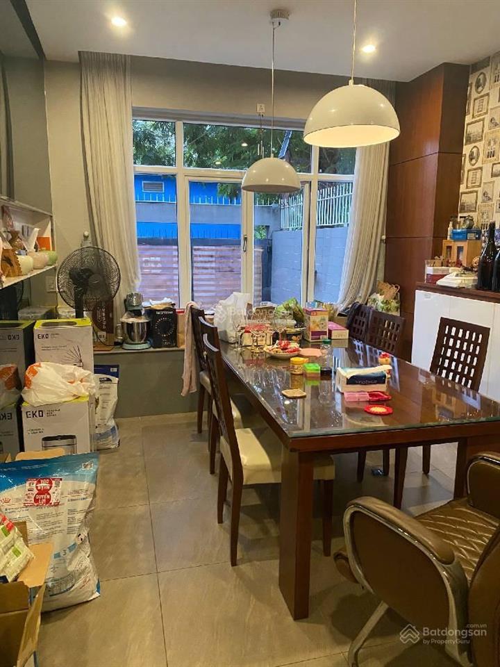 Biệt thự himlam kinh tẻ, tân hưng, quận 7, có hầm, thang máy. 200m2, 45 tỷ