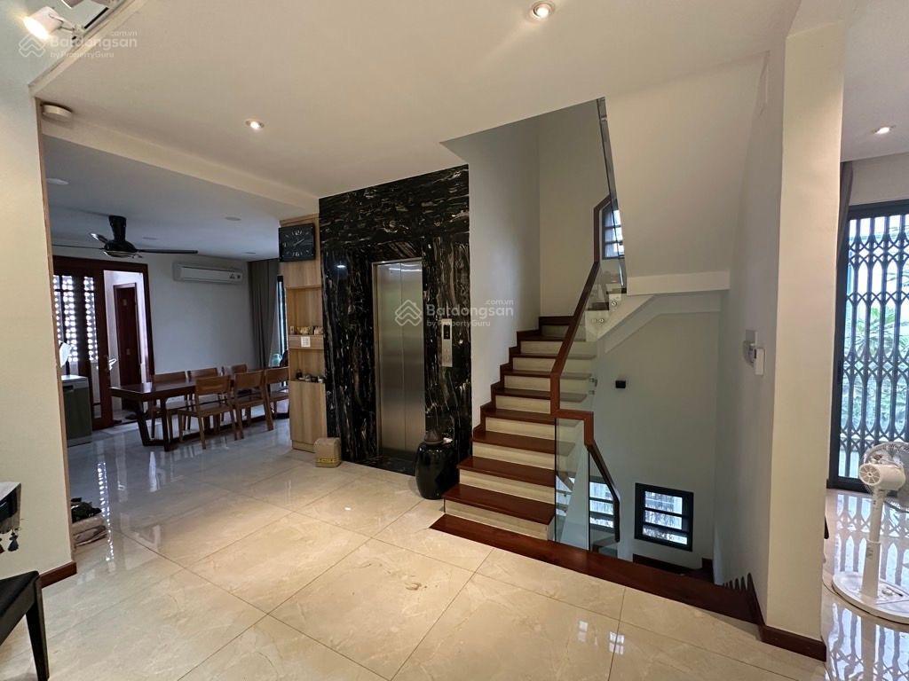 Bán biệt thự 5pn, 6wc, 170m2 ở tân quy, q7, tp.hcm, giá ưu đãi 34 tỷ vnd