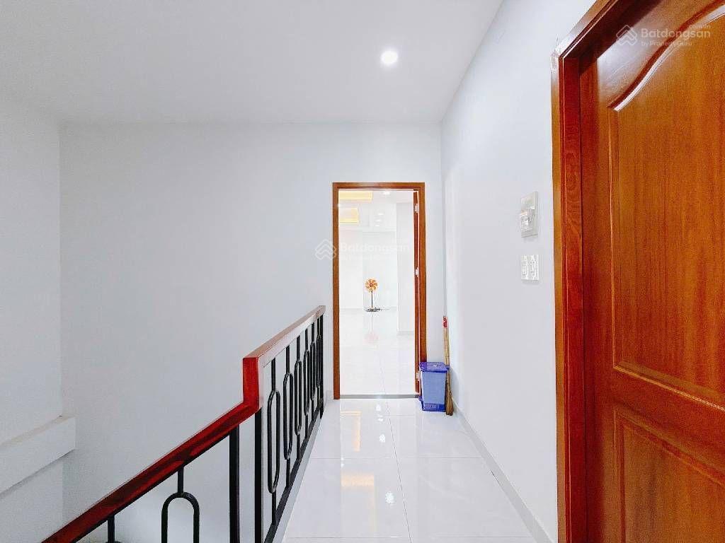 Gấp. bán nhà mặt phố tại phú thuận, 11,6 tỷ, 80m2, 4pn, 5wc, 3 tầng