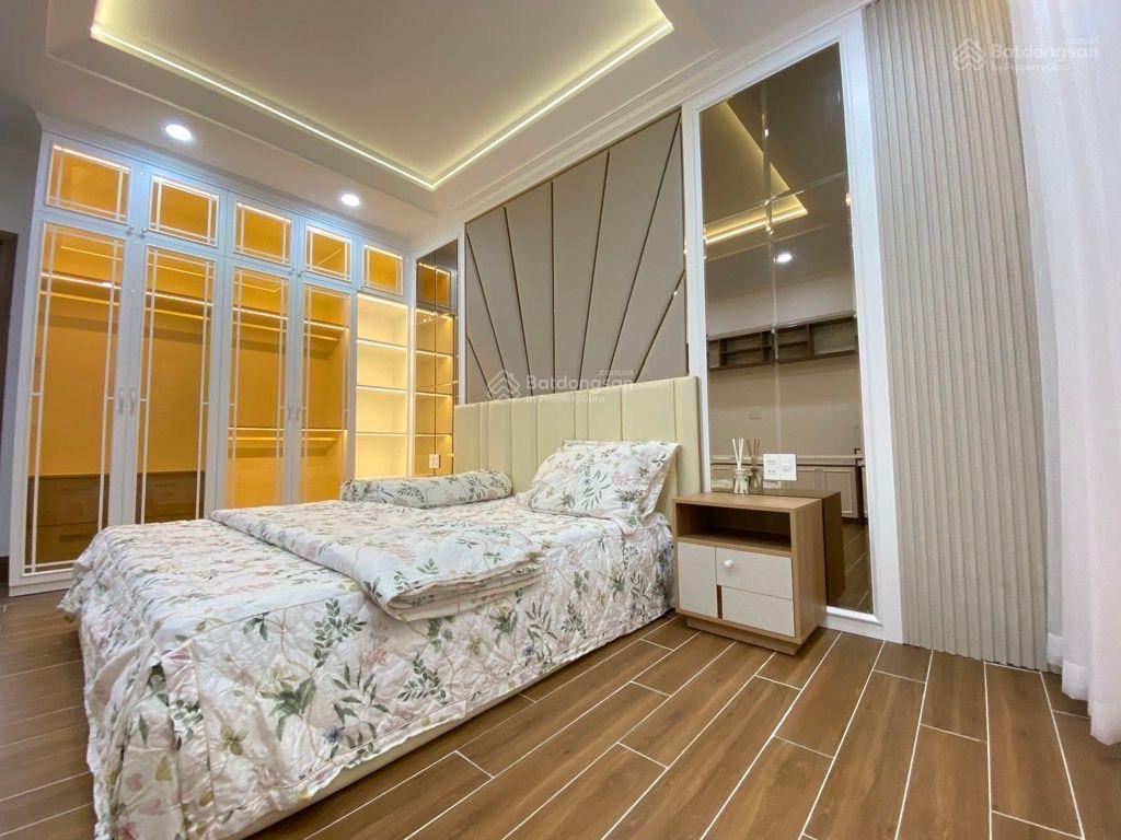 Bán nhà mặt phố 100m2, 13 tỷ tại nguyễn văn linh, p. tân phong, q7, tp. hcm chính chủ
