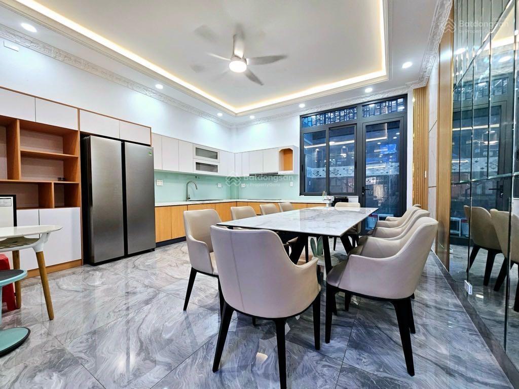 Bán nhà 95m2, 4 tầng, 5 x 19m, đường 12m, có vỉa hè, nhỉnh 12 tỷ