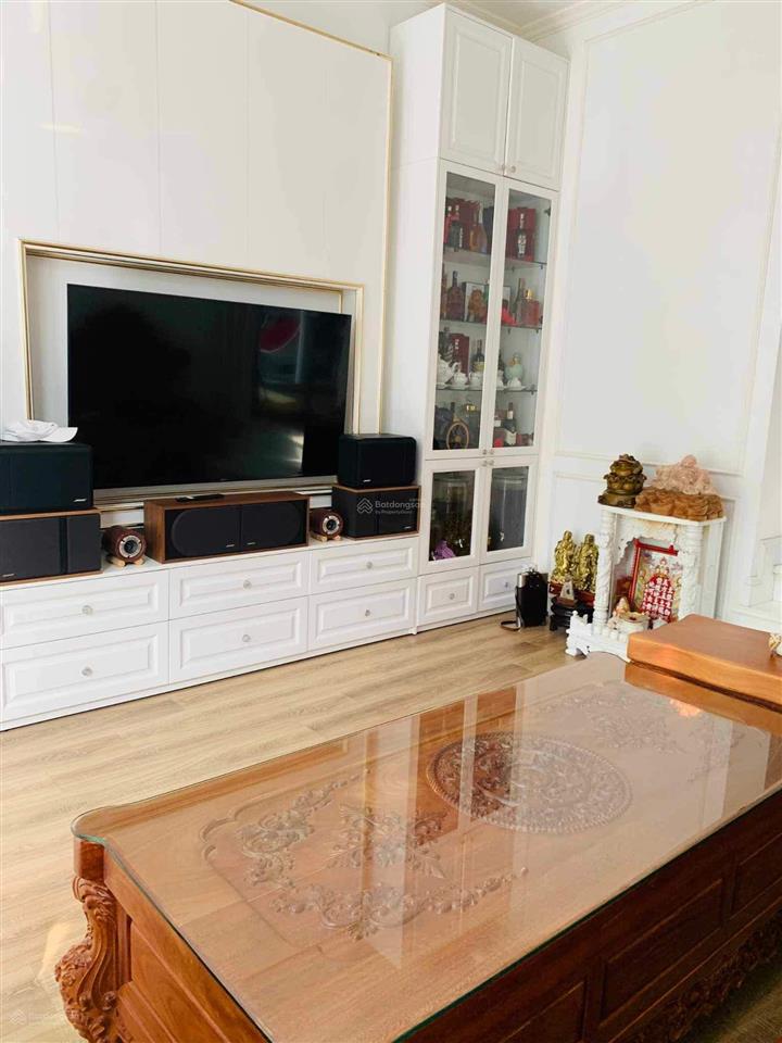 Cho thuê nhà mặt phố đường 40, 25 triệu, 4 tầng, 72m2, giá tốt, q7, hcm