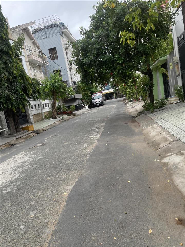 Biệt thự đẹp ở trung tâm quận 7. đường nguyễn thị thập, 18,8 tỷ, 180m2, hàng hot thị trường