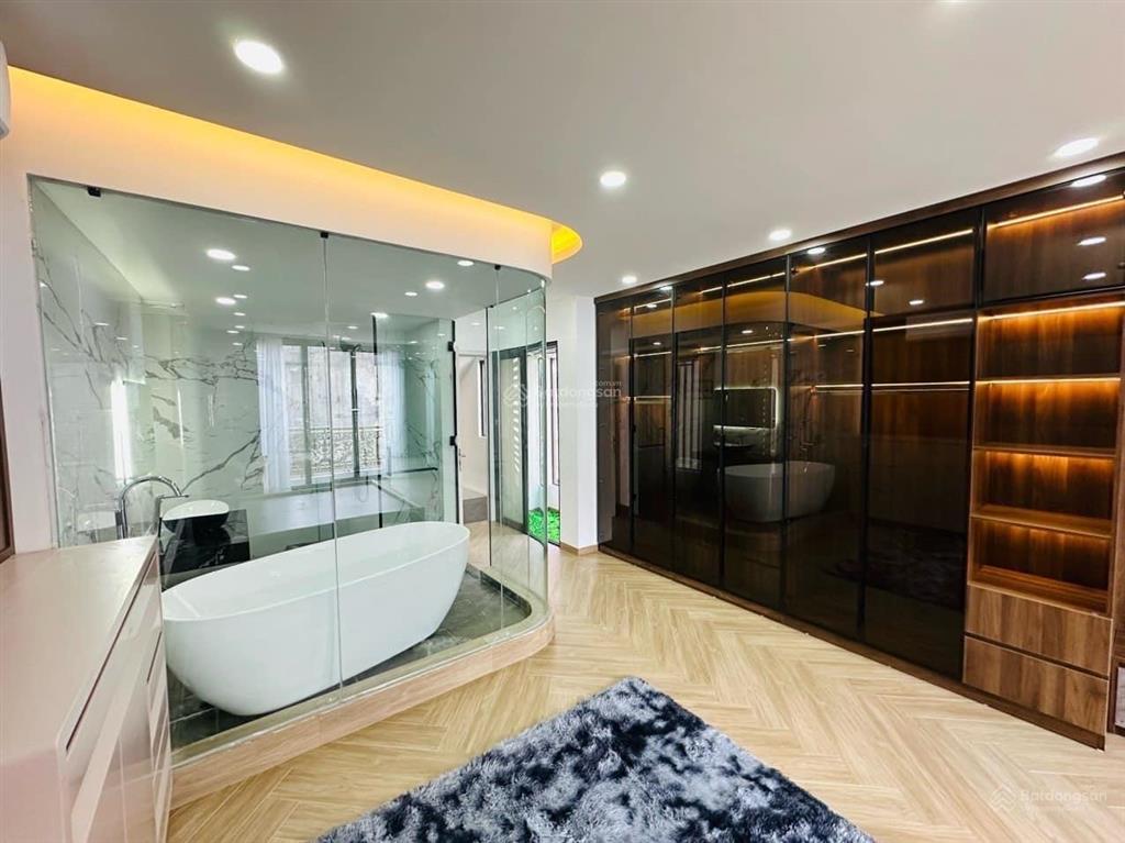Bán nhà ngọc lâm, bồ đề 60m2, 7 tầng, gara, thang máy, lô góc thoáng, kd nhỏ, tặng nội thất. 19 tỷ