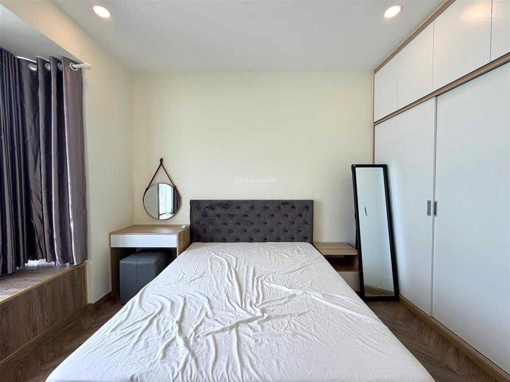 Nhà mới lầu cao vào ở ngay 2pn midtown the peak phú mỹ hưng  0939 770 *** em đạt